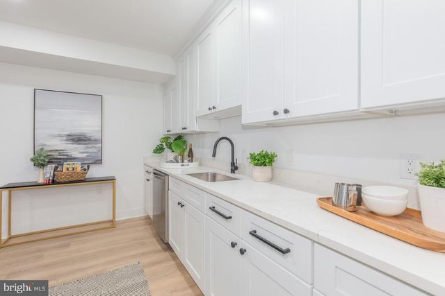 1615 IRVING ST NE, Washington, DC 20018