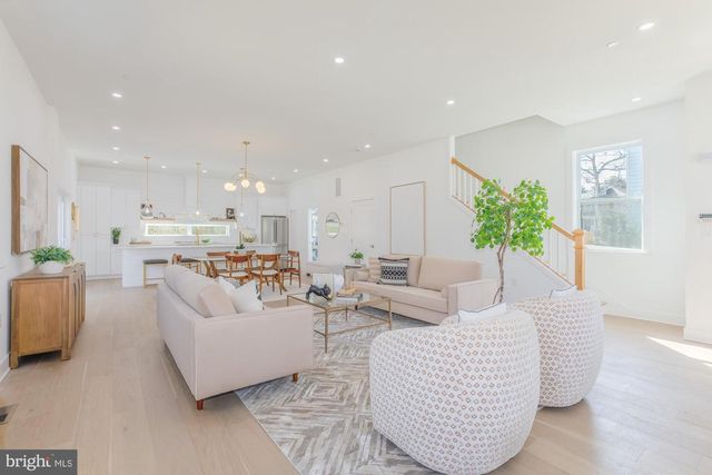 1615 IRVING ST NE, Washington, DC 20018