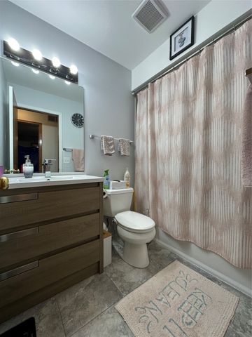 1912 Thornton Court, Des Moines, IA 50320