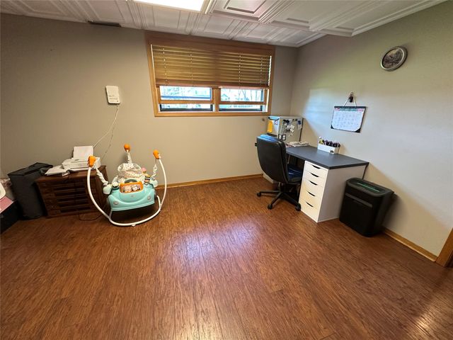 1912 Thornton Court, Des Moines, IA 50320