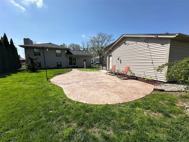 1912 Thornton Court, Des Moines, IA 50320