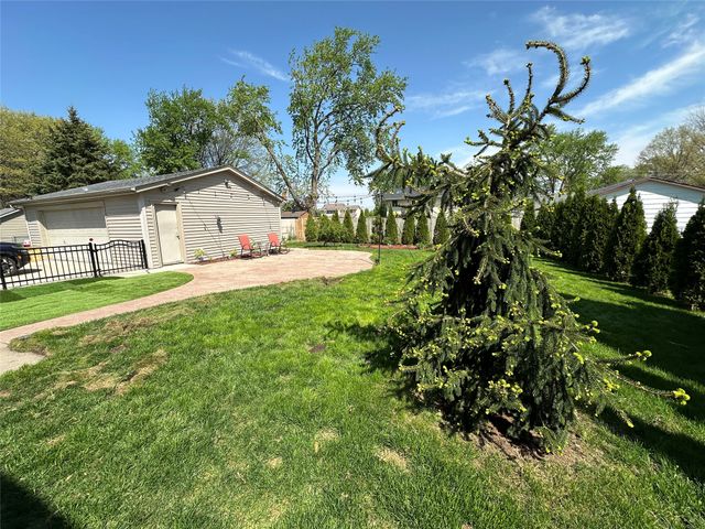 1912 Thornton Court, Des Moines, IA 50320