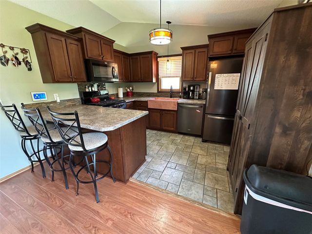 1912 Thornton Court, Des Moines, IA 50320