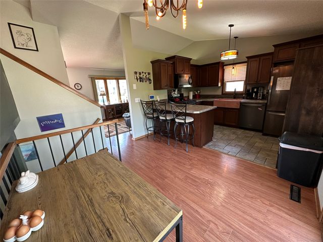 1912 Thornton Court, Des Moines, IA 50320