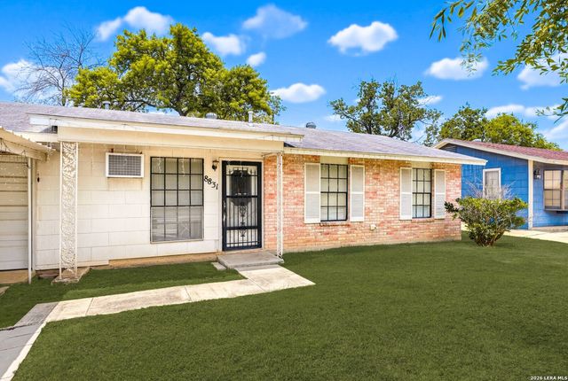 8831 Oakbrook St, San Antonio, TX 78221
