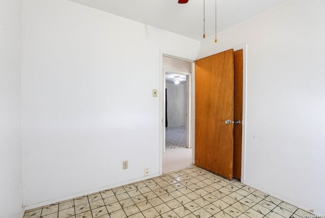 8831 Oakbrook St, San Antonio, TX 78221