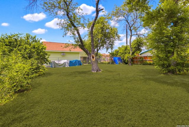 8831 Oakbrook St, San Antonio, TX 78221