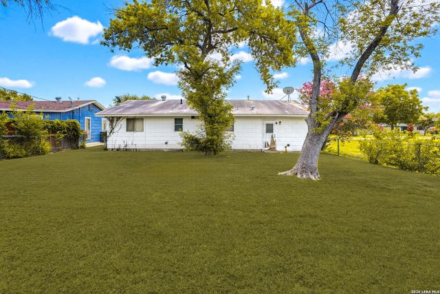 8831 Oakbrook St, San Antonio, TX 78221