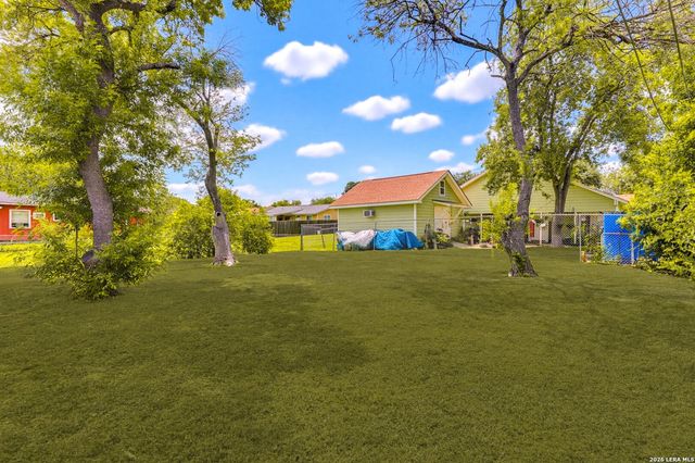 8831 Oakbrook St, San Antonio, TX 78221