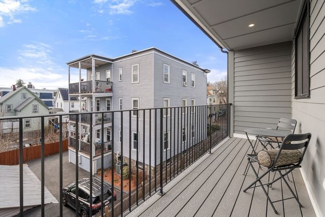 123-125 Centre St TH4, Boston, MA 02124