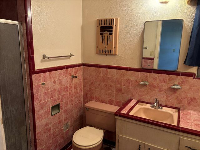 8215 Glencrest Street, Houston, TX 77061