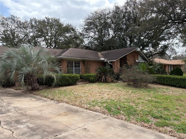 8215 Glencrest Street, Houston, TX 77061