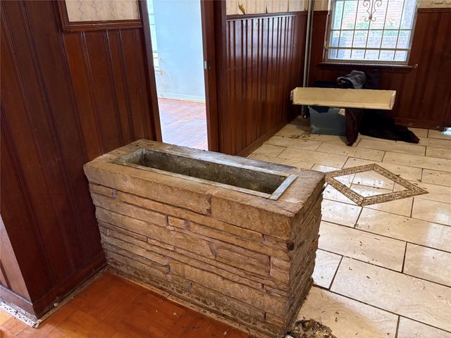 8215 Glencrest Street, Houston, TX 77061