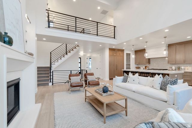 756 W SARA DR, Saratoga Springs, UT 84045