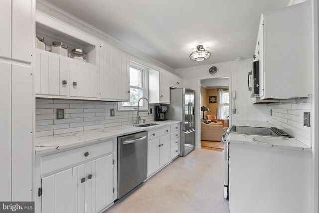 6028 SAINT PAULS RD, King George, VA 22485