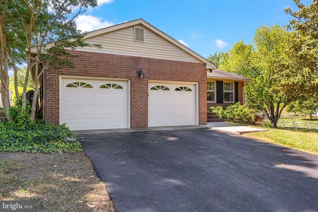 6028 SAINT PAULS RD, King George, VA 22485