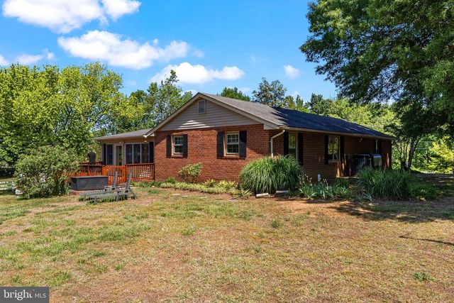 6028 SAINT PAULS RD, King George, VA 22485