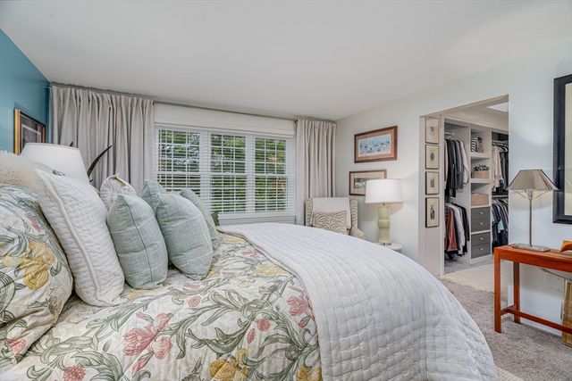 610 Ridgefield Cir D, Clinton, MA 01510