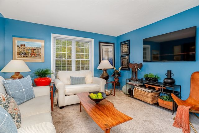 610 Ridgefield Cir D, Clinton, MA 01510