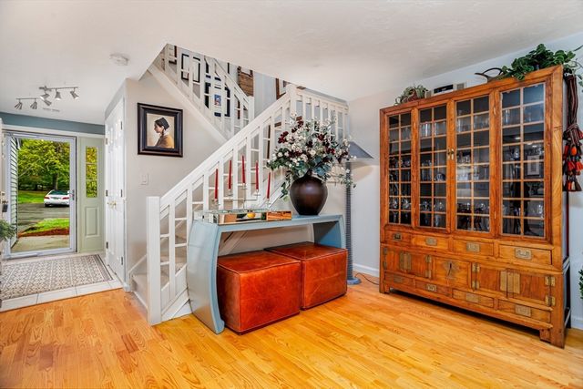 610 Ridgefield Cir D, Clinton, MA 01510