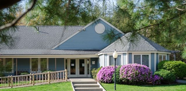 610 Ridgefield Cir D, Clinton, MA 01510