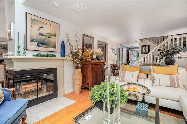 610 Ridgefield Cir D, Clinton, MA 01510