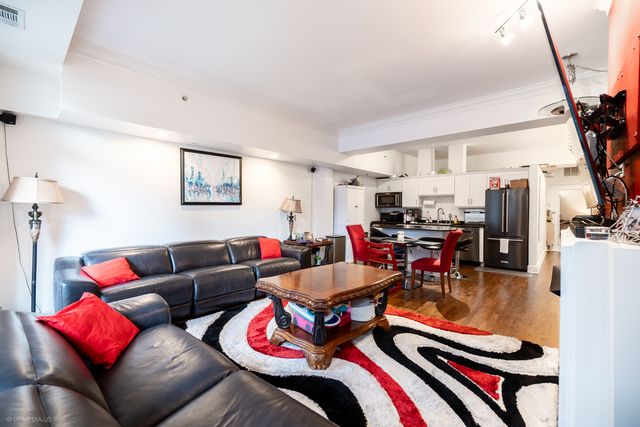 165 N Canal Street 513, Chicago, IL 60606