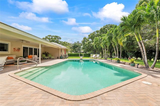 3663 NW 99th Ter, Coral Springs, FL 33065