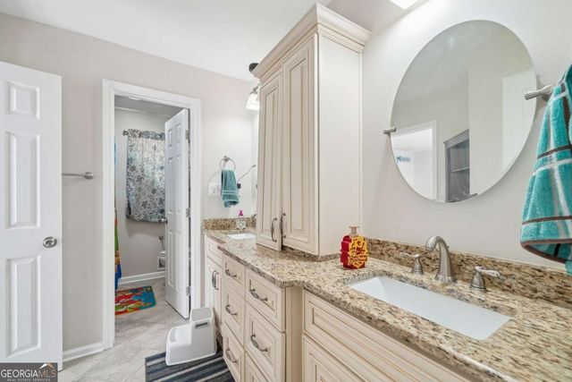 585 James Street SW, Lilburn, GA 30047
