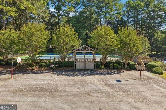 585 James Street SW, Lilburn, GA 30047