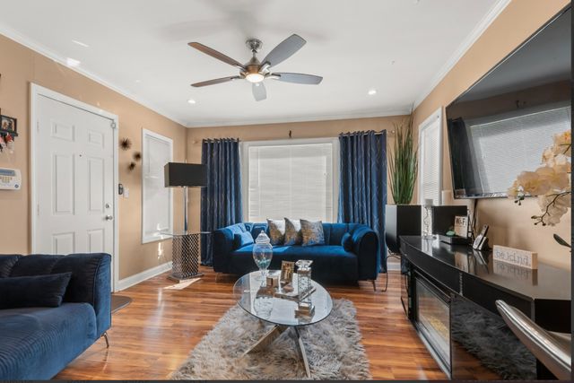 12056 S La Salle Street 1, Chicago, IL 60628