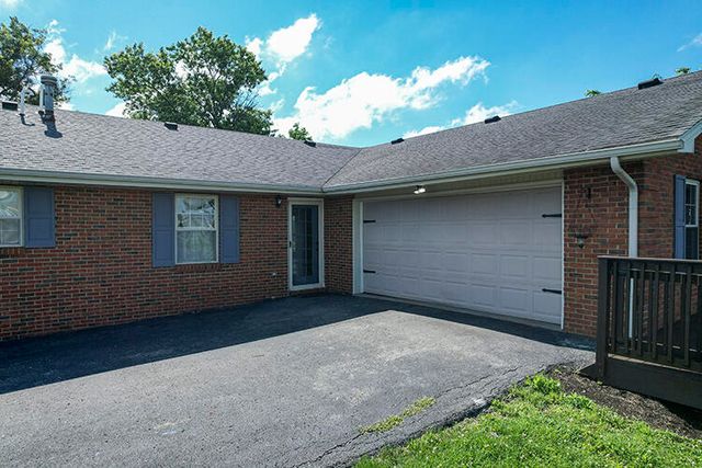 923 Meadow Lane, Harrodsburg, KY 40330
