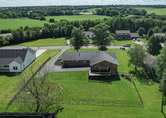 923 Meadow Lane, Harrodsburg, KY 40330