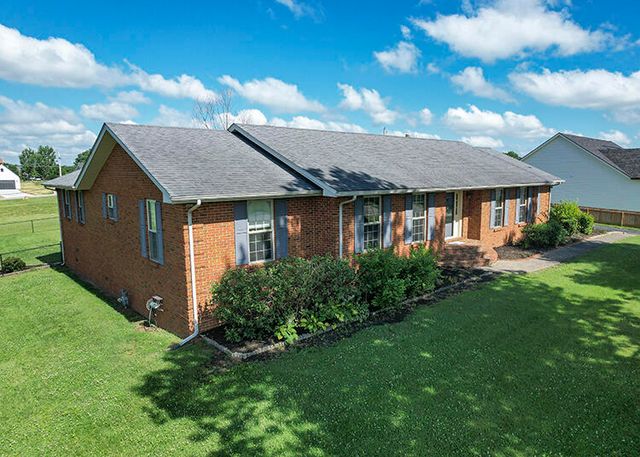 923 Meadow Lane, Harrodsburg, KY 40330