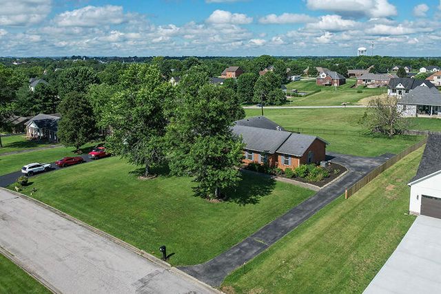 923 Meadow Lane, Harrodsburg, KY 40330