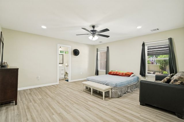 2666 Burton Avenue, Fort Worth, TX 76105