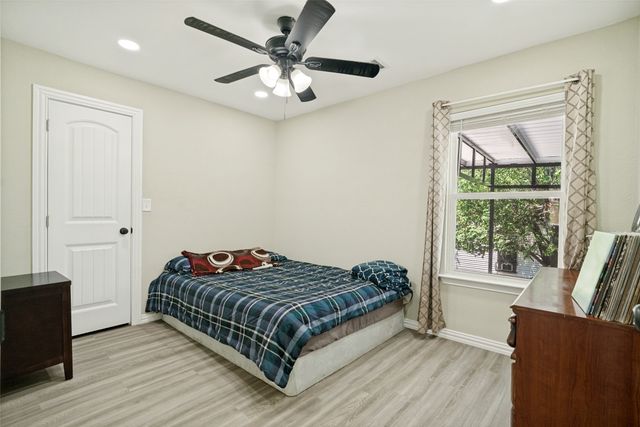 2666 Burton Avenue, Fort Worth, TX 76105