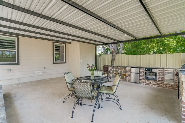 2666 Burton Avenue, Fort Worth, TX 76105