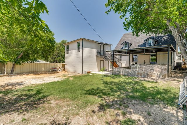 2666 Burton Avenue, Fort Worth, TX 76105