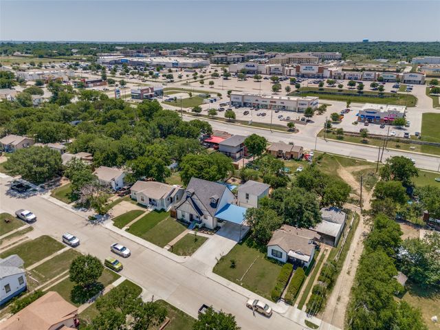 2666 Burton Avenue, Fort Worth, TX 76105