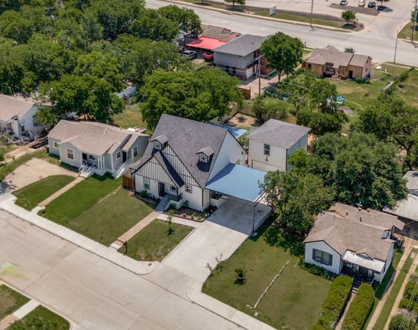 2666 Burton Avenue, Fort Worth, TX 76105