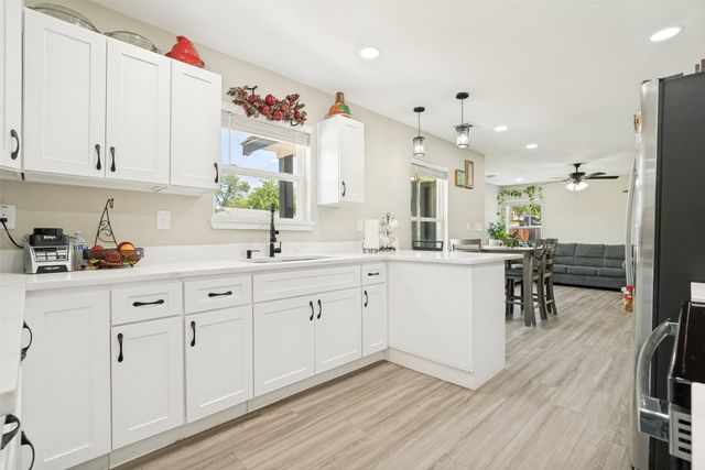 2666 Burton Avenue, Fort Worth, TX 76105
