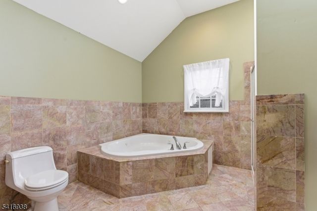 27 Schwarz Blvd, Jefferson Twp., NJ 07849