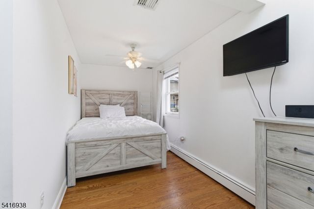 27 Schwarz Blvd, Jefferson Twp., NJ 07849