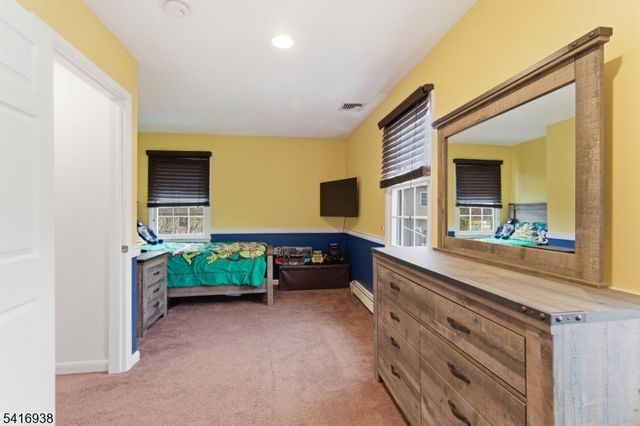 27 Schwarz Blvd, Jefferson Twp., NJ 07849