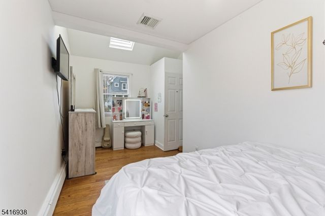 27 Schwarz Blvd, Jefferson Twp., NJ 07849