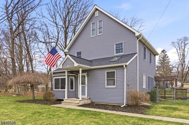 27 Schwarz Blvd, Jefferson Twp., NJ 07849