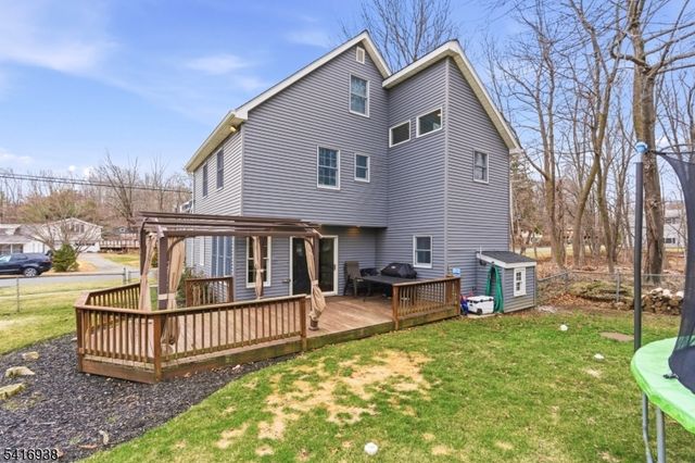 27 Schwarz Blvd, Jefferson Twp., NJ 07849