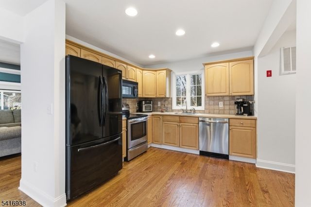 27 Schwarz Blvd, Jefferson Twp., NJ 07849