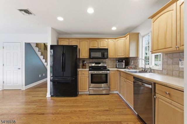 27 Schwarz Blvd, Jefferson Twp., NJ 07849